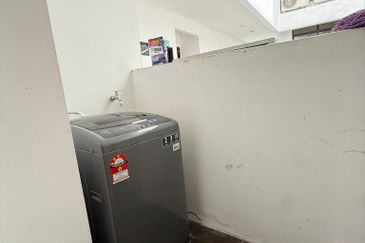 THE COVE HILLSIDE RESIDENCE