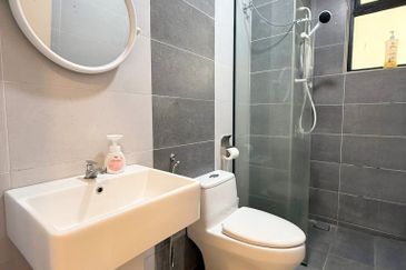 THE COVE HILLSIDE RESIDENCE