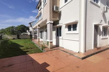 Freehold Double Storey Bungalow house for Sale at Bandar Seri Botani 