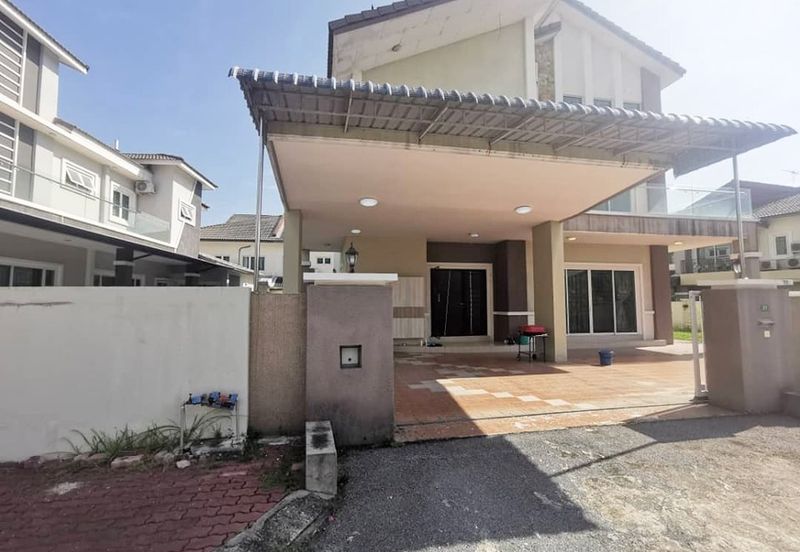 Freehold Double Storey Bungalow house for Sale at Bandar Seri Botani 