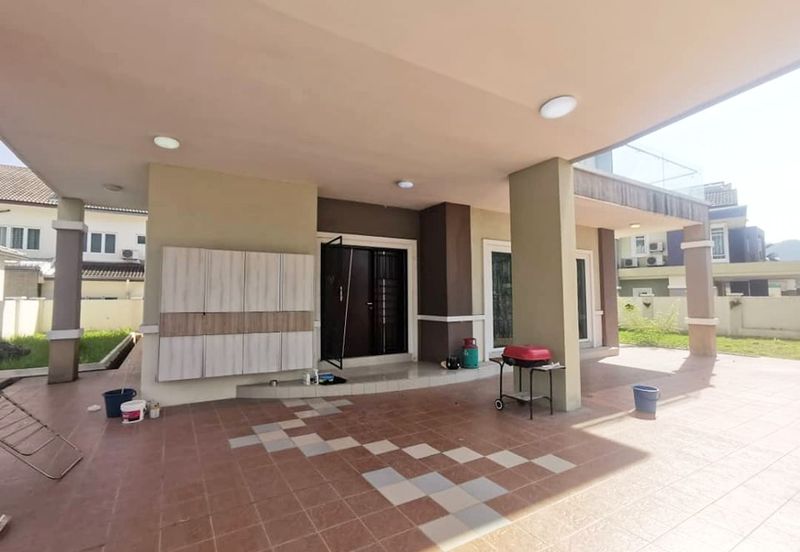 Freehold Double Storey Bungalow house for Sale at Bandar Seri Botani 