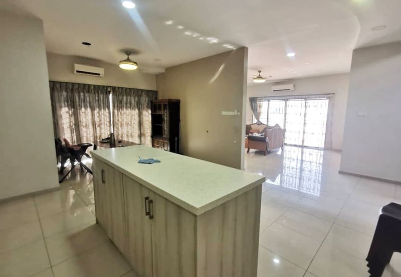 Freehold Double Storey Bungalow house for Sale at Bandar Seri Botani 