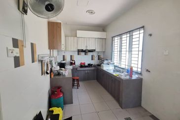 Freehold Double Storey Bungalow house for Sale at Bandar Seri Botani 