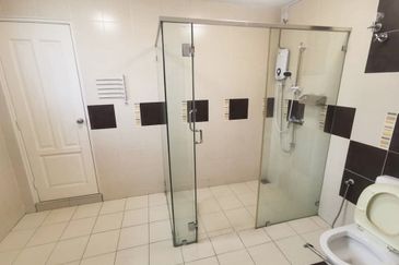 Freehold Double Storey Bungalow house for Sale at Bandar Seri Botani 