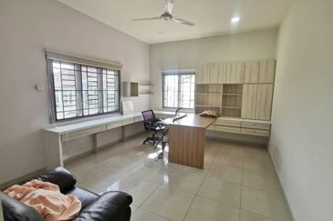 Freehold Double Storey Bungalow house for Sale at Bandar Seri Botani 