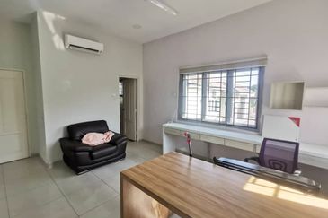 Freehold Double Storey Bungalow house for Sale at Bandar Seri Botani 