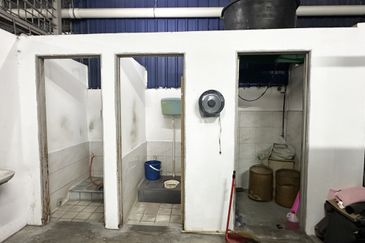 1.5 Storey Factory/Warehouse for sale at Menglembu | Below Market Value