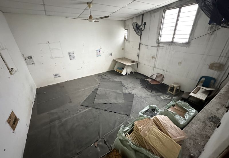 1.5 Storey Factory/Warehouse for sale at Menglembu | Below Market Value