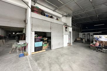 1.5 Storey Factory/Warehouse for sale at Menglembu | Below Market Value