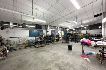 1.5 Storey Factory/Warehouse for sale at Menglembu | Below Market Value