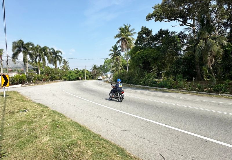 Kuala Kangsar Commercial Land Facing Main Road with Houses for Sale