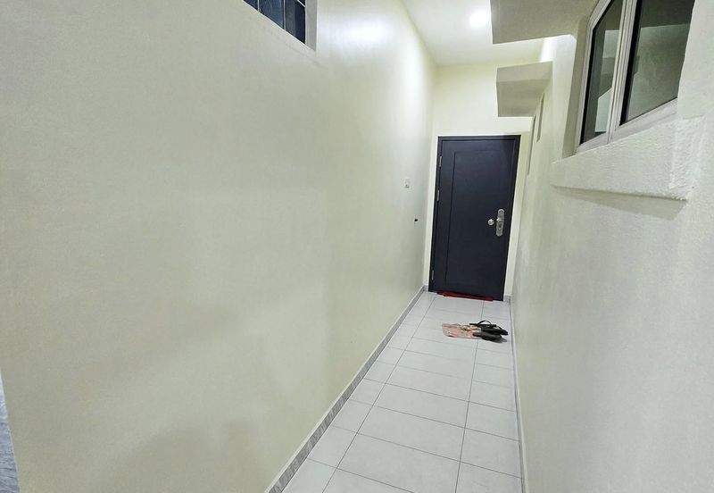 Double Storey Semi Detached House for Sale at Taman Soon Choon. Fully Furnish