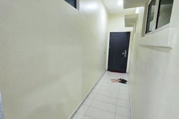 Double Storey Semi Detached House for Sale at Taman Soon Choon. Fully Furnish