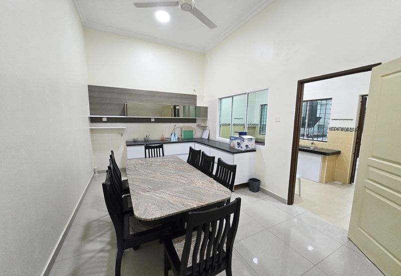 Double Storey Semi Detached House for Sale at Taman Soon Choon. Fully Furnish