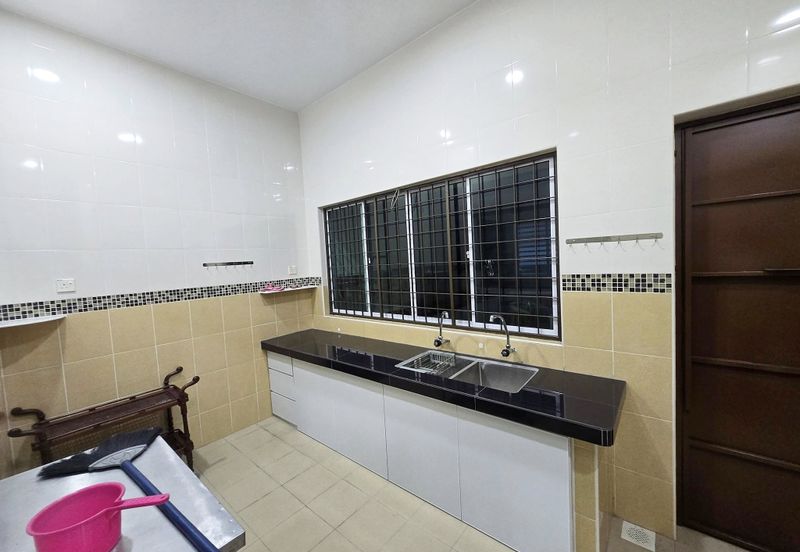 Double Storey Semi Detached House for Sale at Taman Soon Choon. Fully Furnish