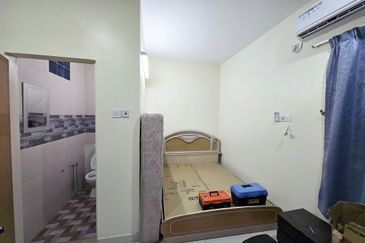 Double Storey Semi Detached House for Sale at Taman Soon Choon. Fully Furnish