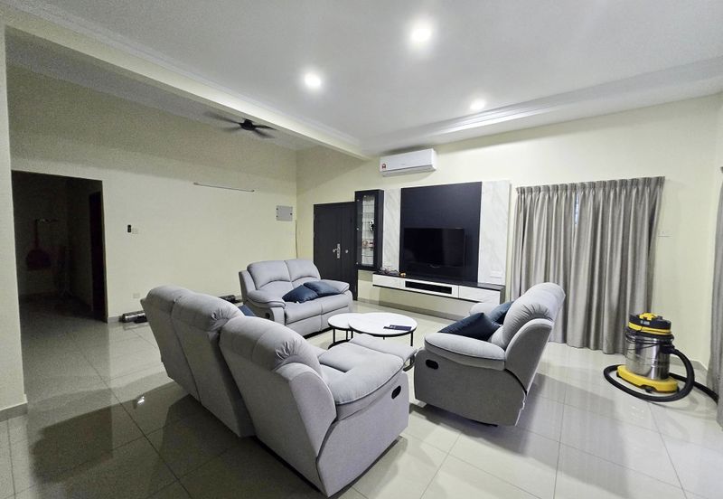 Double Storey Semi Detached House for Sale at Taman Soon Choon. Fully Furnish