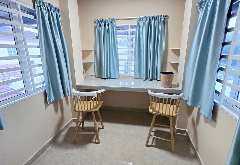 Double Storey Semi Detached House for Sale at Taman Soon Choon. Fully Furnish