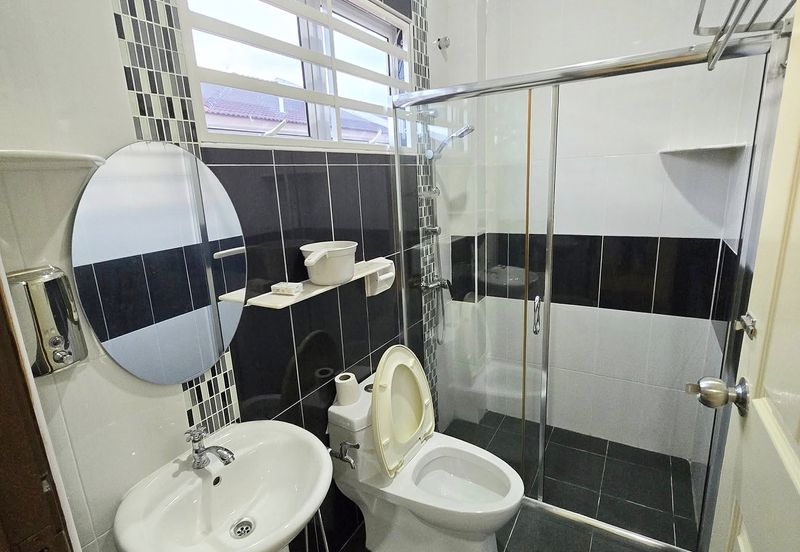 Double Storey Semi Detached House for Sale at Taman Soon Choon. Fully Furnish