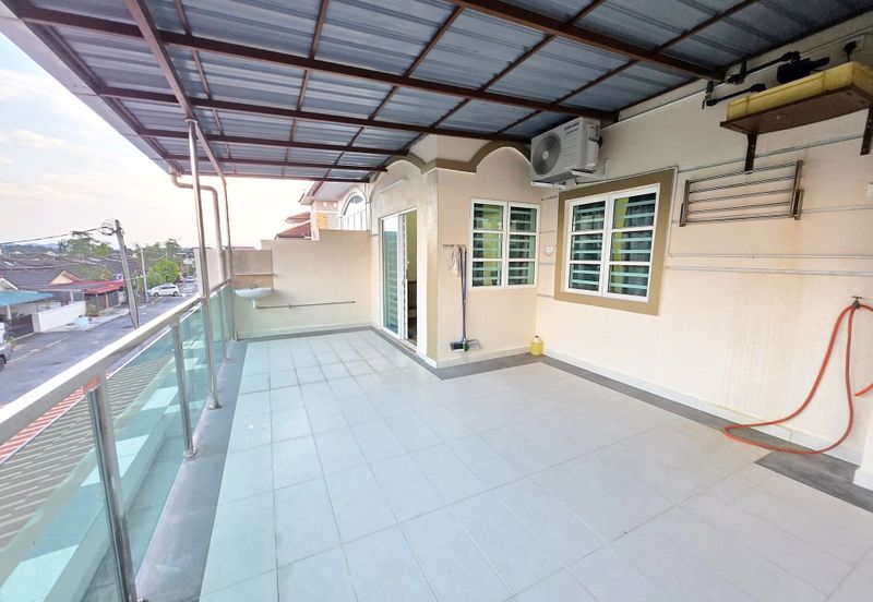 Double Storey Semi Detached House for Sale at Taman Soon Choon. Fully Furnish