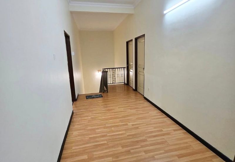 Double Storey Semi Detached House for Sale at Taman Soon Choon. Fully Furnish