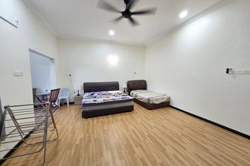 Double Storey Semi Detached House for Sale at Taman Soon Choon. Fully Furnish