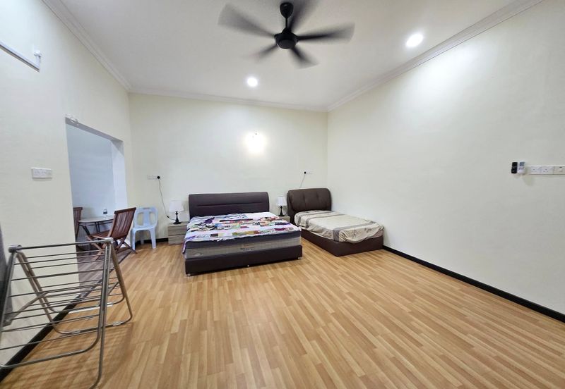 Double Storey Semi Detached House for Sale at Taman Soon Choon. Fully Furnish