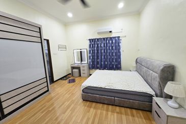 Double Storey Semi Detached House for Sale at Taman Soon Choon. Fully Furnish