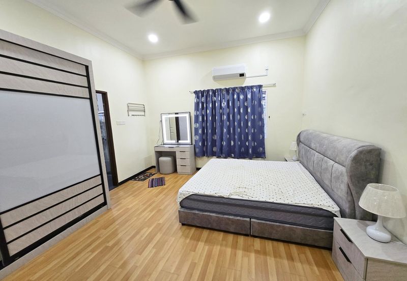 Double Storey Semi Detached House for Sale at Taman Soon Choon. Fully Furnish