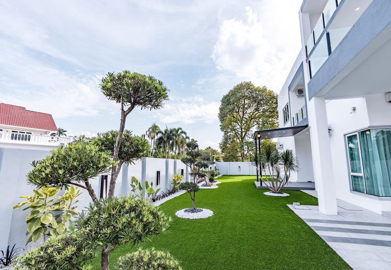 Tigerlane Ipoh 2.5 Storey Semi Detached House for sale. Fully Furnish