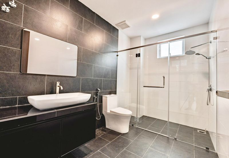 Tigerlane Ipoh 2.5 Storey Semi Detached House for sale. Fully Furnish