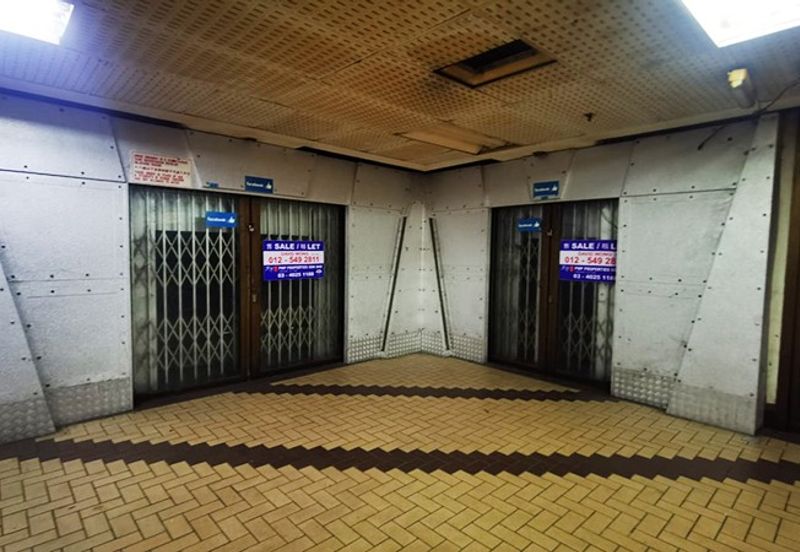 Yik Foong Complex. Adjourning Unit. Basement Unit