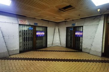 Yik Foong Complex. Adjourning Unit. Basement Unit