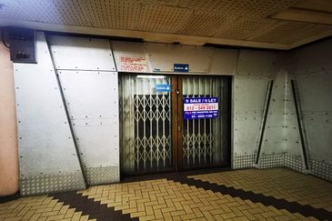 Yik Foong Complex. Adjourning Unit. Basement Unit