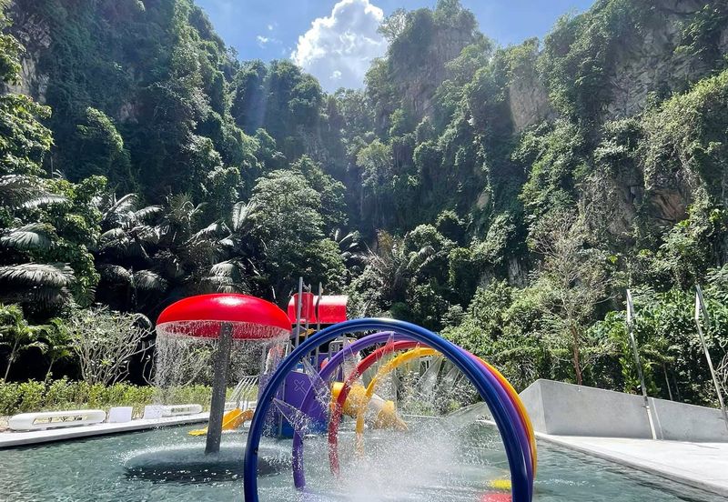 THE COVE HILLSIDE RESIDENCE