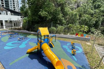 THE COVE HILLSIDE RESIDENCE