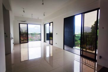 THE COVE HILLSIDE RESIDENCE