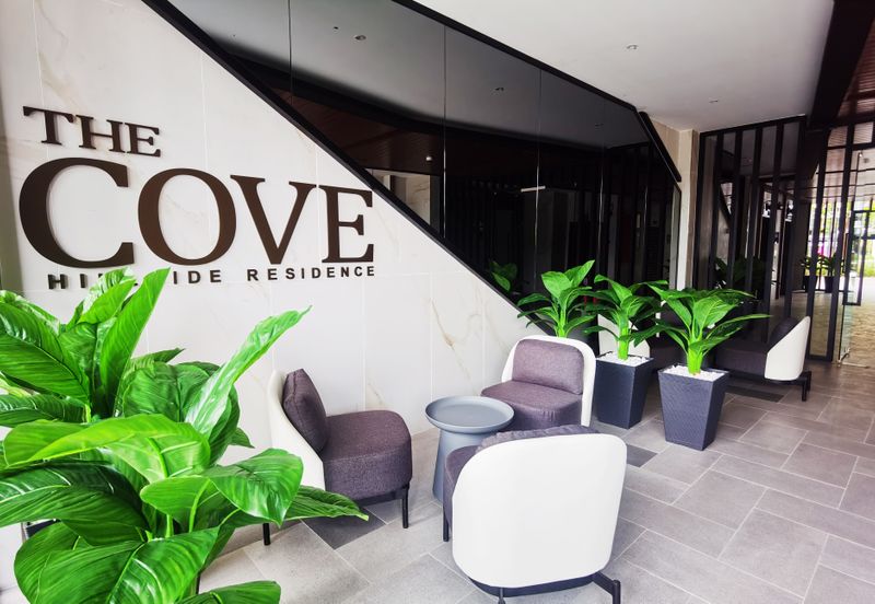 THE COVE HILLSIDE RESIDENCE