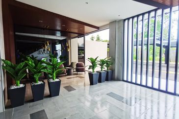 THE COVE HILLSIDE RESIDENCE