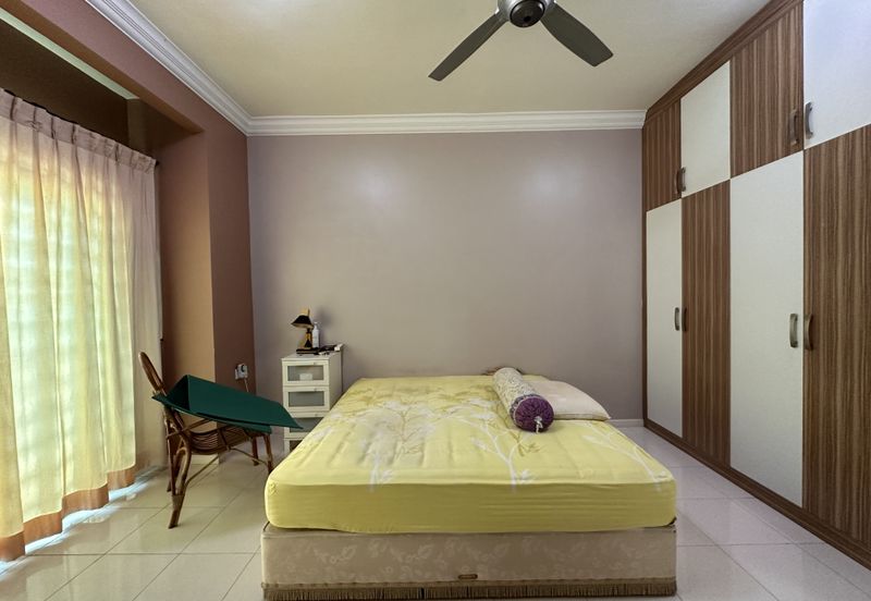 FLORA TROPIKA (THE THOMPSON)