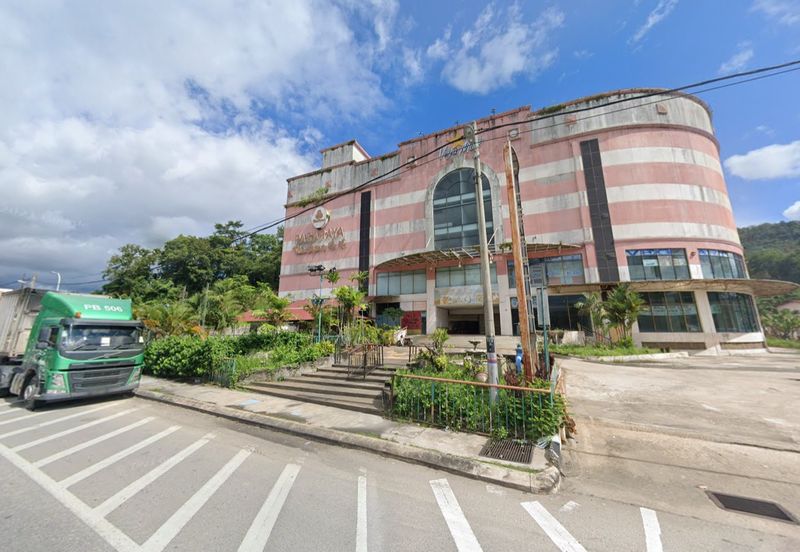 Betong, Pahang | 5-Storey Commercial Complex | Freehold Status | Prime location