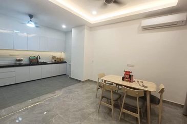 THE COVE HILLSIDE RESIDENCE