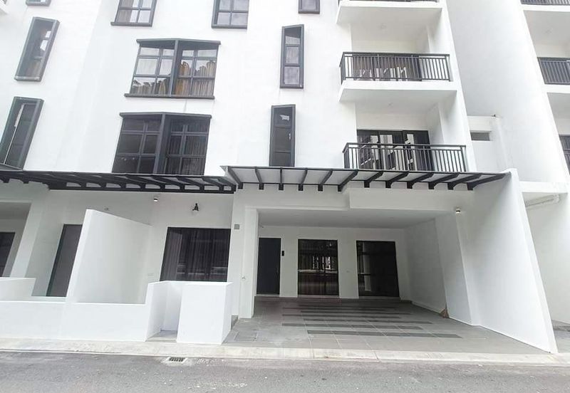 THE COVE HILLSIDE RESIDENCE