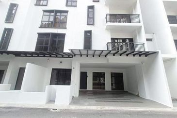 THE COVE HILLSIDE RESIDENCE