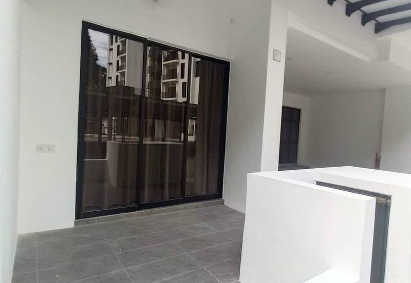 THE COVE HILLSIDE RESIDENCE