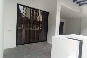 THE COVE HILLSIDE RESIDENCE