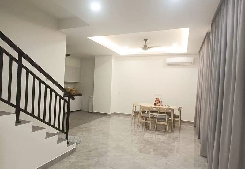 THE COVE HILLSIDE RESIDENCE