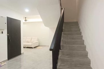 THE COVE HILLSIDE RESIDENCE