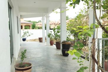 Taman Puncak Bougainvillea, Kuala Kangsar | Double Storey Corner House for Sale | Renovated 