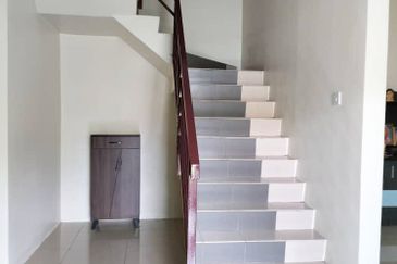 Taman Puncak Bougainvillea, Kuala Kangsar | Double Storey Corner House for Sale | Renovated 